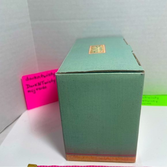 BNIB VINTAGE SIMPLY POOH EEYORE AND WINNIE THE POOH SALT AND PEPPER SHAKER SET - Picture 14 of 16